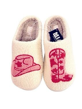 🆕- MIA- Pink Cowgirl Plush Cozy Slippers. Size: 8